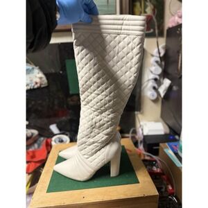 Rouge Helium Ivory‎ Quilted Knee High Boots Women's Size 9 New Heeled Zip